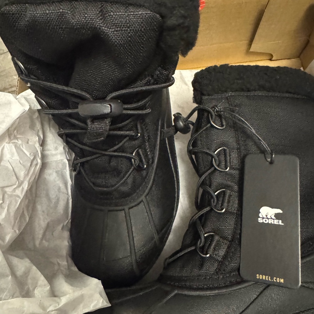 Sorel Cumberland youth Black Winter Boots Size 3 waterproof
